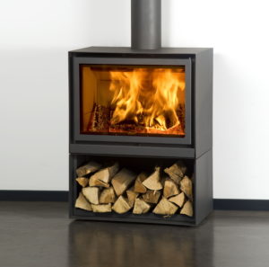 STUV-16 H freestanding stove complete with logstore