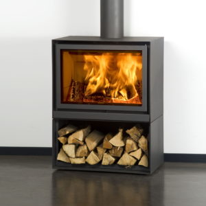 STUV-16 H freestanding stove complete with logstore